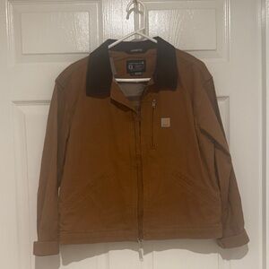 Carhartt women's Tan Jacket with Black Collar
Size medium worn once